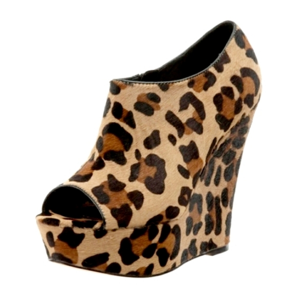 Steve Madden Wiicked L Wedge in Leopard - Picture 2 of 16